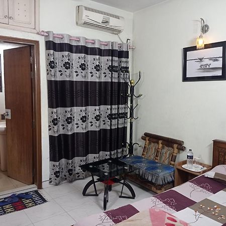 Marry House Hotel Dhaka Buitenkant foto